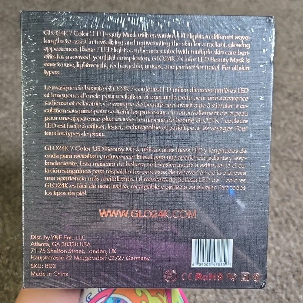 GLO24K 7 Color LED Beauty Mask - Picture 3 of 3